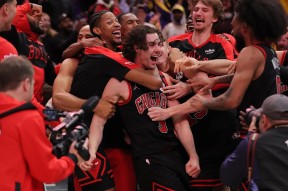 九游体育官网-赛后突围战来临，芝加哥公牛围绕CBA季后赛篮板制胜，球迷炸锅，高层口径保持一致的简单介绍