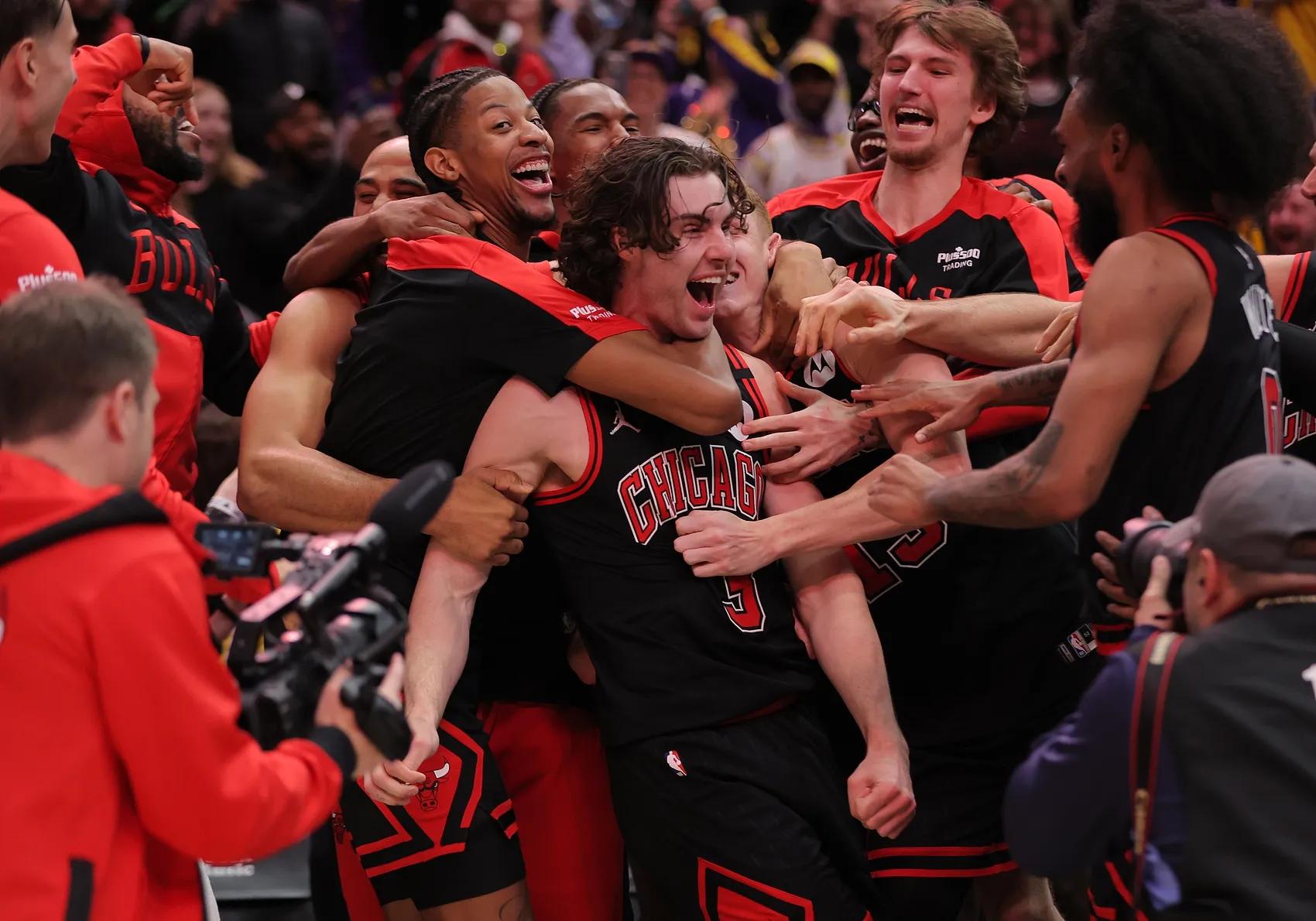 赛后突围战来临,芝加哥公牛围绕CBA季后赛篮板制胜,球迷炸锅,高层口径保持一致的简单介绍 赛后突围战来临,芝加哥公牛围绕CBA季后赛篮板制胜,球迷炸锅,高层口径保持一致的简单介绍