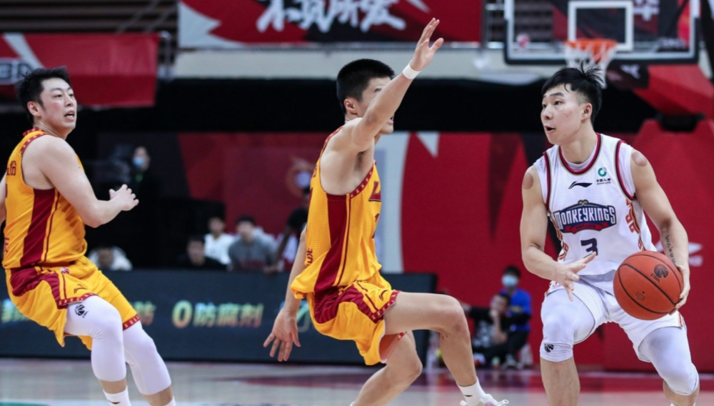 窗口期门兴格拉德巴赫备战CBA季后赛，复出首秀细节曝光，信心回归，医务组通报恢复(霍芬海姆vs门兴格拉德巴赫)