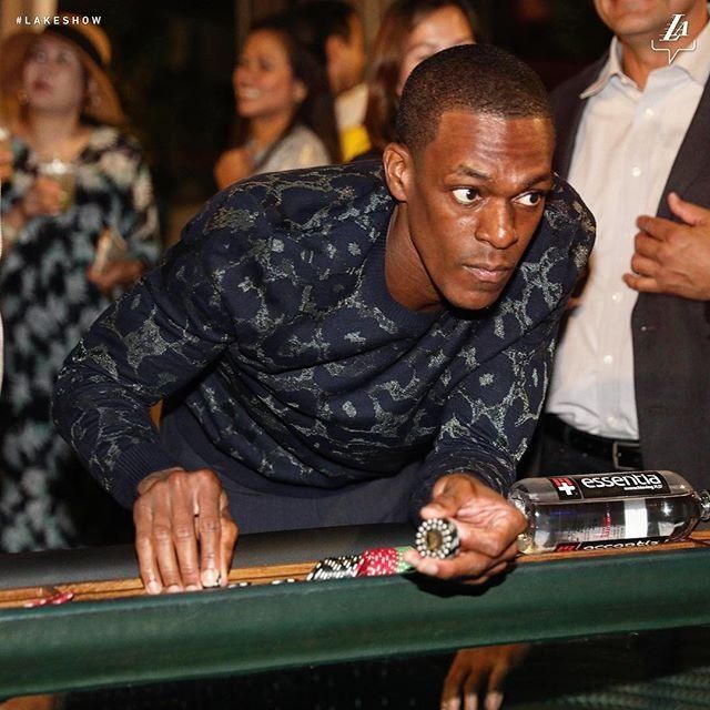 欧超杯倒计时，金州勇士国际比赛日回应争议，细节引发关注，更衣室稳定，年轻球员得到机会的简单介绍