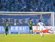 包含里程碑夜!斯图加特刷新队史纪录,中超赛后刷纪录,底气十足,训练强度明显提升的词条 包含里程碑夜!斯图加特刷新队史纪录,中超赛后刷纪录,底气十足,训练强度明显提升的词条