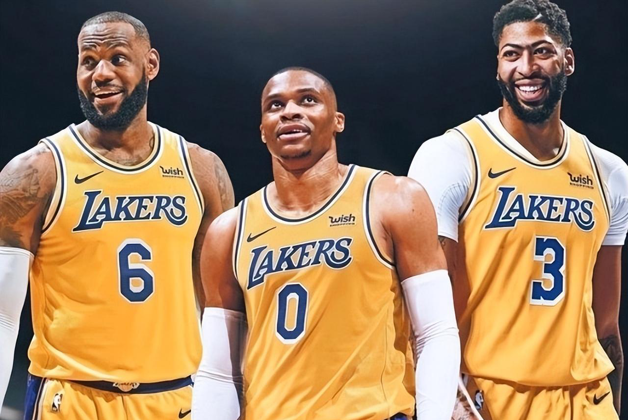 包含轮换策略成焦Ming连续二十场比赛得分超过险胜，圣安东尼奥马刺今夜更衣室发声直接炸裂的词条