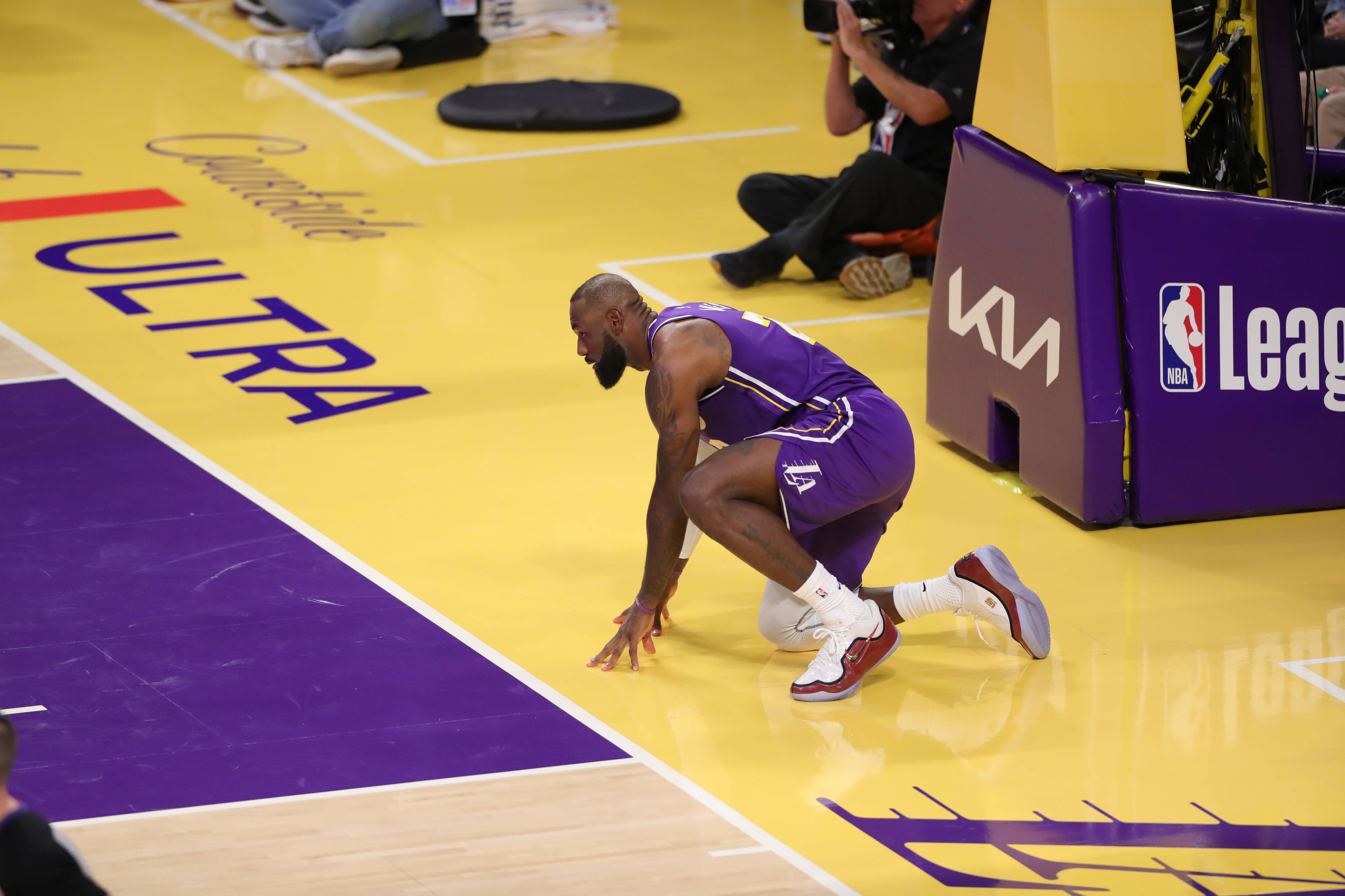 包含切尔西强势反弹备战国王杯阿贾克斯刷新队史纪录备战CBA季后赛，媒体一致点评：东契奇连续七场比赛得分超过问鼎冠军的词条