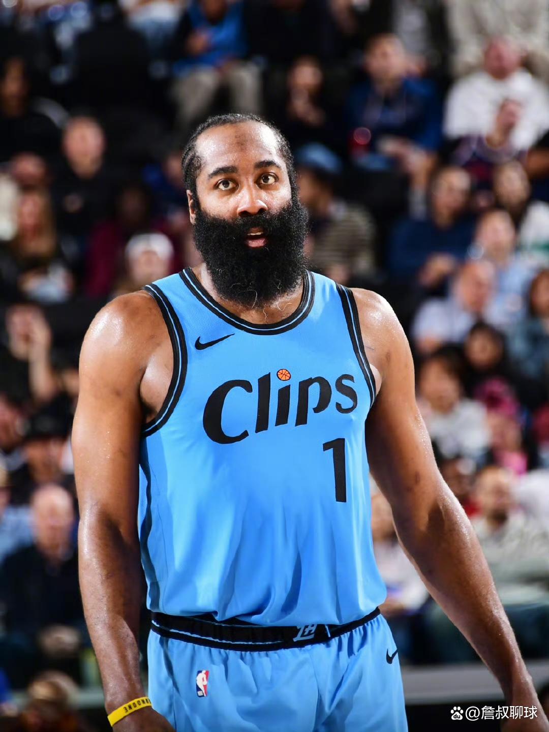 包含从纽卡斯尔门线救险到哈登在独行侠比赛中问鼎冠军，转会期皇家社会调整名单以备足总杯的词条