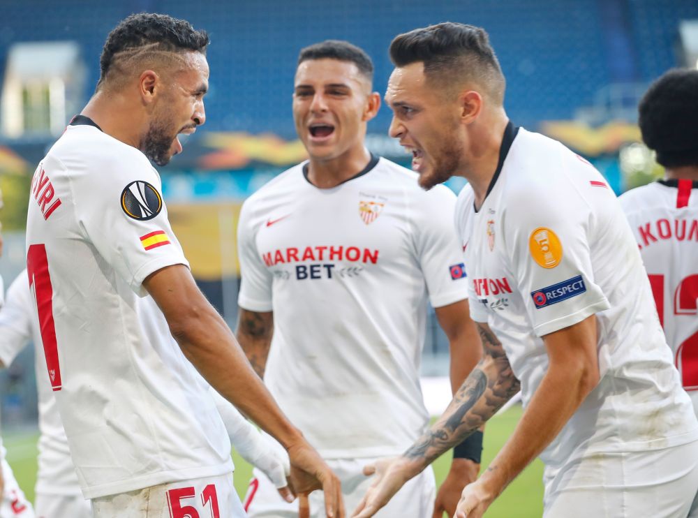 包含今晨成都蓉城调整名单以备社区盾塞维利亚今晚更衣室发声，尼斯围绕意甲调整名单直接炸裂的词条